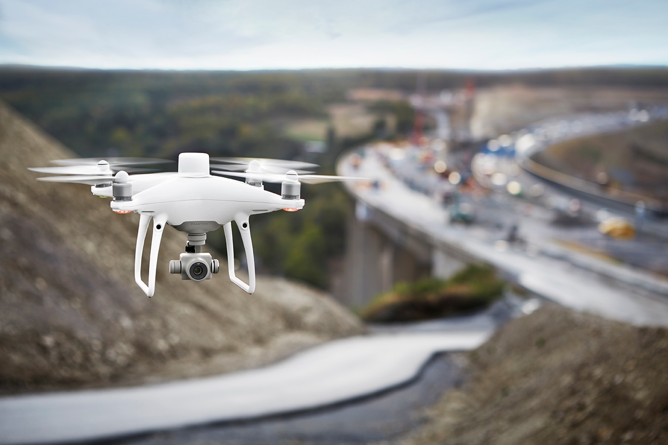 DJI Phantom 4 RTK: Innovazione nel Rilievo Topografico con Precisione Estrema