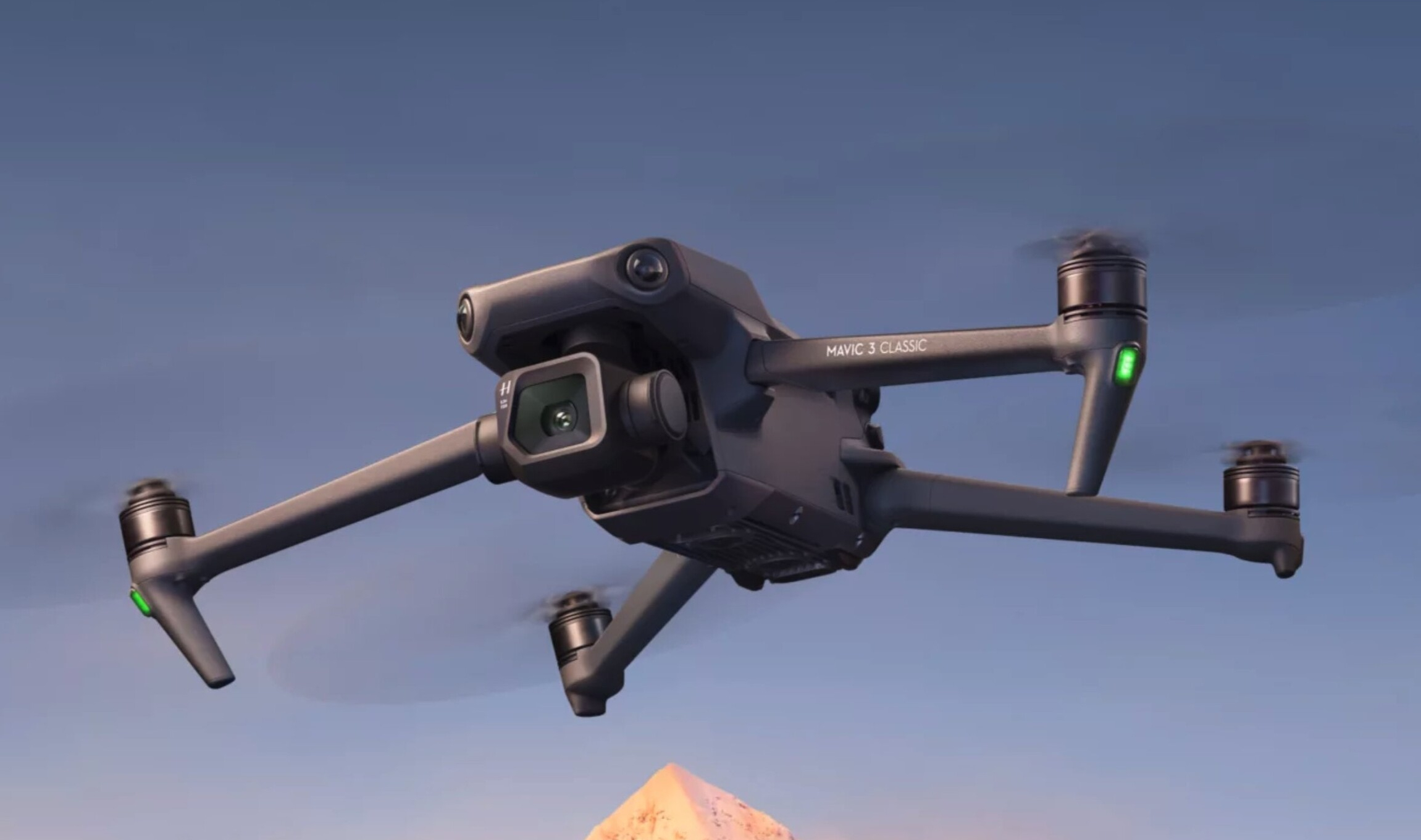 Scopri il Compagno Creativo Definitivo: Presentazione del DJI Mavic 3 Classic